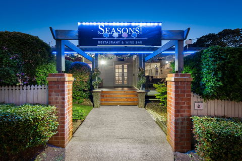 Ambassador On Ruthven Motel - Coogee Beach Accommodation 2