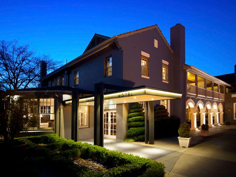 Peppers Mineral Springs - Coogee Beach Accommodation 0