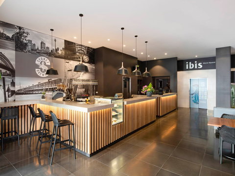 Hotel Ibis World Square - Coogee Beach Accommodation 0