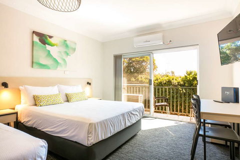 Nightcap at Blue Cattle Dog Hotel - Coogee Beach Accommodation 1