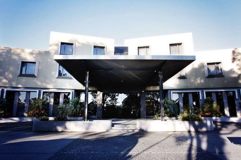 Golden Pebble Hotel - Coogee Beach Accommodation 0
