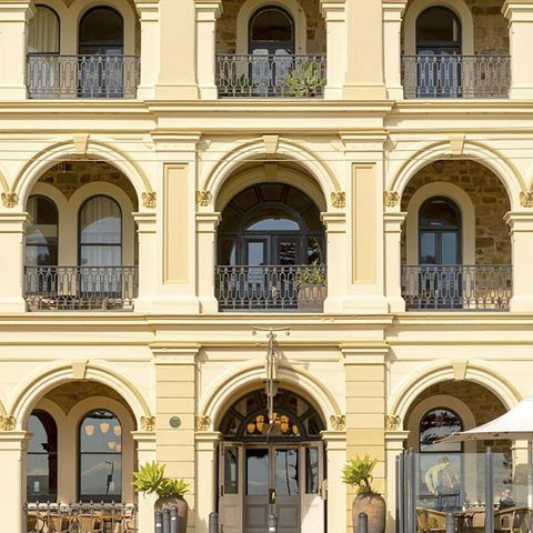 Largs Pier Hotel - Coogee Beach Accommodation 1