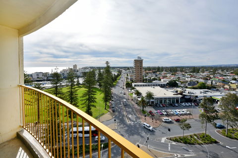 Atlantic Tower Motor Inn - Coogee Beach Accommodation 1