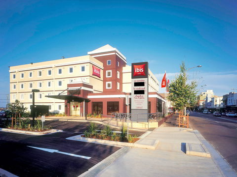 Ibis Newcastle - Coogee Beach Accommodation 0