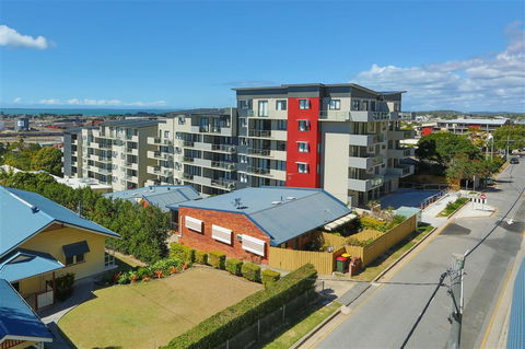 Gladstone Central Plaza Apartment Hotel - Coogee Beach Accommodation 0