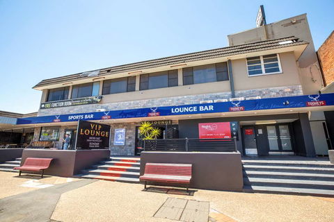 Nightcap At The Charles Hotel - Coogee Beach Accommodation 0