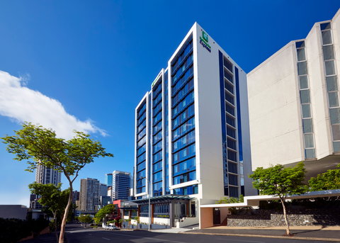 Holiday Inn Express Brisbane Central - Coogee Beach Accommodation 0