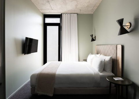 Alex Hotel, Perth - Coogee Beach Accommodation 2
