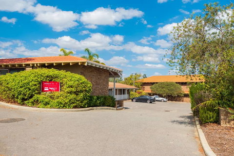 Nightcap at Wanneroo Tavern - Coogee Beach Accommodation 0