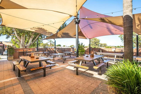 Nightcap at Wanneroo Tavern - Coogee Beach Accommodation 1