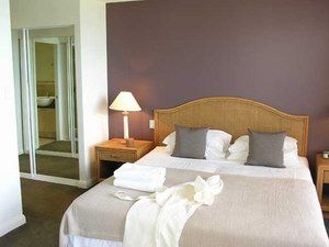 Sea Change Beachfront Apartments - Coogee Beach Accommodation 1