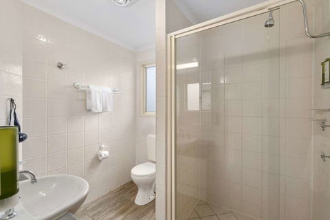 Caboolture Central Motor Inn, SureStay Collection - Coogee Beach Accommodation 9