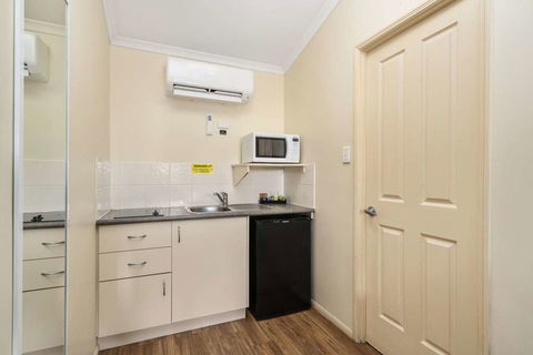 Caboolture Central Motor Inn, SureStay Collection - Coogee Beach Accommodation 13