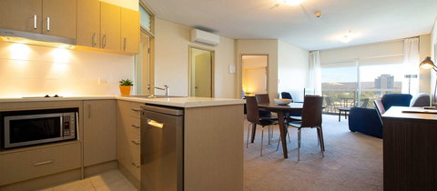 Hume Serviced Apartments - Coogee Beach Accommodation 9