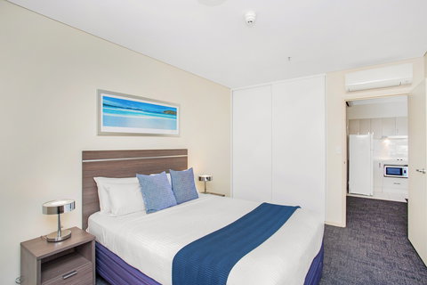 Hume Serviced Apartments - Coogee Beach Accommodation 13