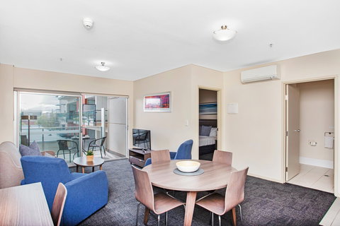 Hume Serviced Apartments - Coogee Beach Accommodation 14