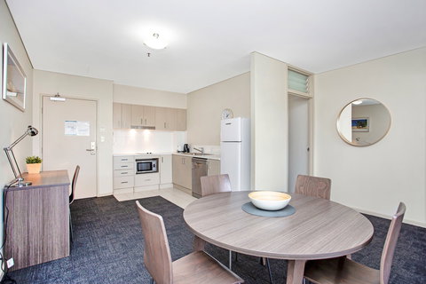 Hume Serviced Apartments - Coogee Beach Accommodation 16