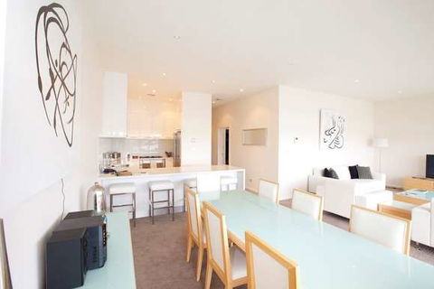 York Cove - Coogee Beach Accommodation 10