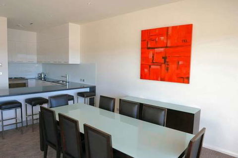 York Cove - Coogee Beach Accommodation 11