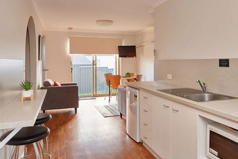 Elphin Villas - Coogee Beach Accommodation 5