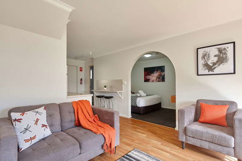 Elphin Villas - Coogee Beach Accommodation 6