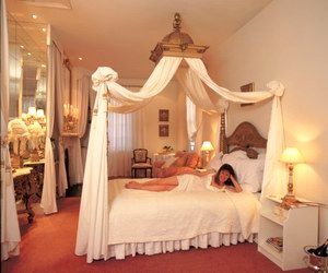 Alice's Cottages - Coogee Beach Accommodation 3