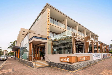 Narrabeen Sands Hotel By Nightcap Plus - Coogee Beach Accommodation 1