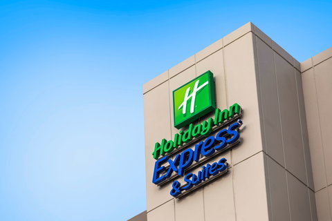 Holiday Inn Express/Stes Sunshine Coast - Coogee Beach Accommodation 2