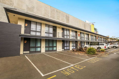Matthew Flinders Hotel, A NightCap Hotel - Coogee Beach Accommodation 1
