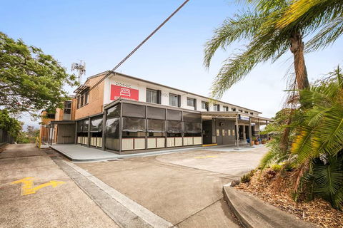 Camp Hill Hotel - Coogee Beach Accommodation 0