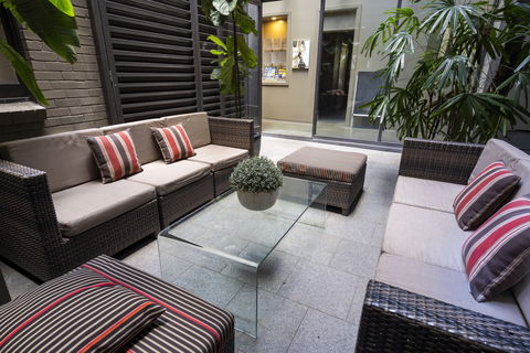 The Vulcan Hotel - Coogee Beach Accommodation 2