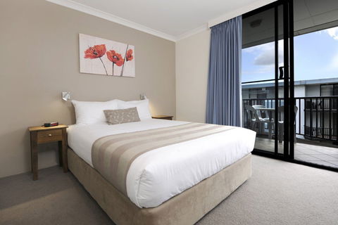 Assured Waterside Apartments - Coogee Beach Accommodation 1
