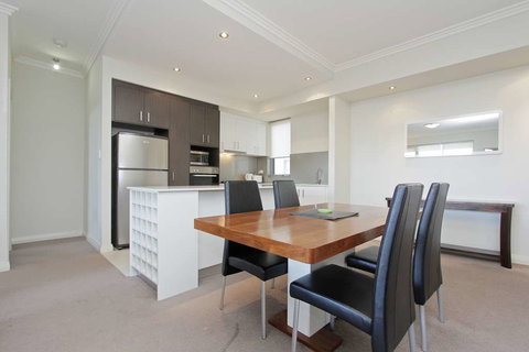 Zappeion Apartments - Coogee Beach Accommodation 1