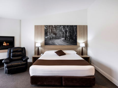 Mantra Bathurst - Coogee Beach Accommodation 0