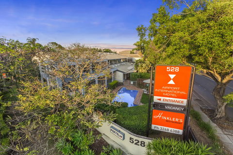 The Airport International Motel - Coogee Beach Accommodation 0