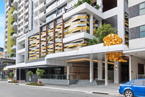 Arise On Hope Street - Coogee Beach Accommodation 0