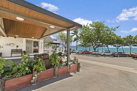 Beach House Motel - Coogee Beach Accommodation 0