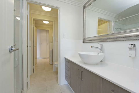 Zappeion Apartments - Coogee Beach Accommodation 2