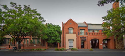 Majestic Old Lion Apartments - Coogee Beach Accommodation 0