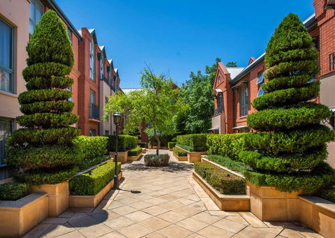 Majestic Old Lion Apartments - Coogee Beach Accommodation 2