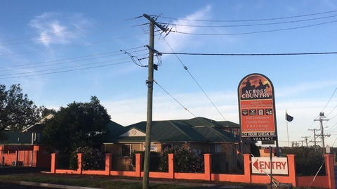 Across Country Motel & Svcd Apts - Coogee Beach Accommodation 0