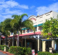 Macrossan House Boutique Holidays Apts - Coogee Beach Accommodation