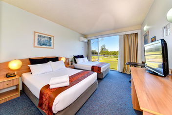 The Select Inn Ryde with Coogee Beach Accommodation