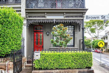 Refined Paddington Corner Terrace With Parking with Coogee Beach Accommodation