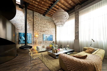 Rockstar, Surry Hills I30 with Coogee Beach Accommodation