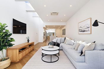 Royal Redfern I90 with Coogee Beach Accommodation