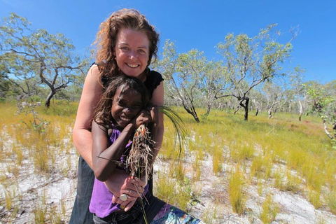 Gay-Wu Woman's 5 Day Yolngu Homeland Tour - Coogee Beach Accommodation 1