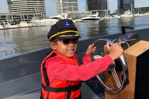 2-Hour Boat Rental In Melbourne - Coogee Beach Accommodation 4