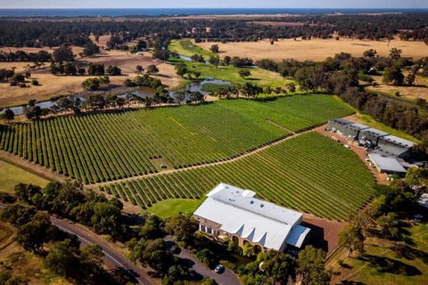 Busselton Jetty + Train Ride + Winery + Scenic Drive Full Day Tour - Coogee Beach Accommodation 3