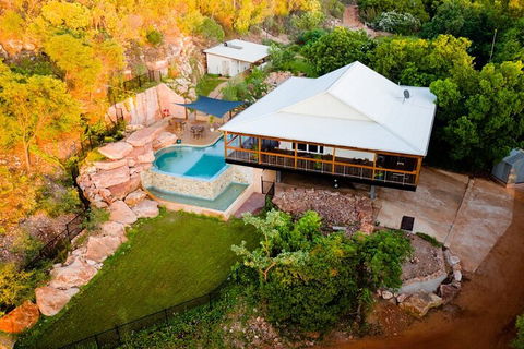 Giant Tides Tour - Cygnet Bay Pearl Farm - Coogee Beach Accommodation 5